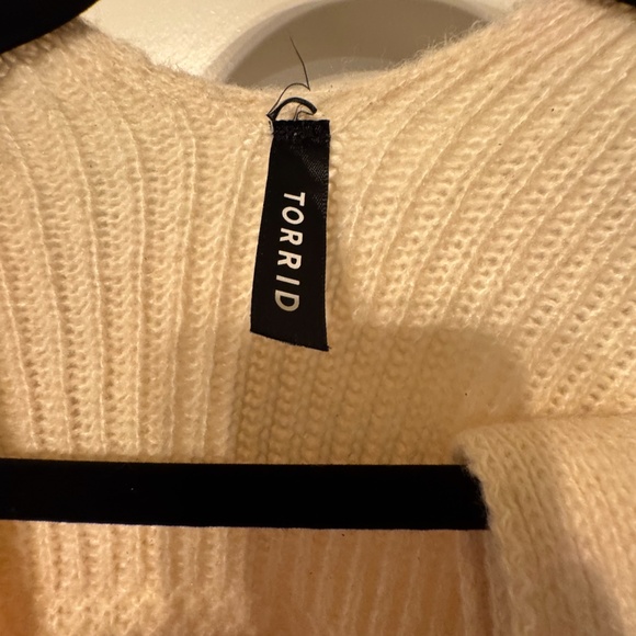 Torrid Belted Ruana / Cape Cardigan — Cream 🍂🤍 - Picture 2 of 2